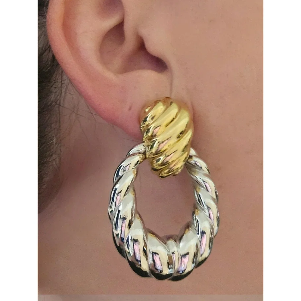 Vtg Ciner Two-Toned Twisted Rope Door Knocker Clip-On Earrings Runway Statement
